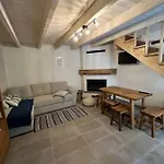 Valeria's Apartman Szinarádesz